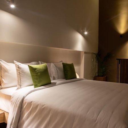 Lake Avenue Hotel كاندي المظهر الخارجي الصورة
