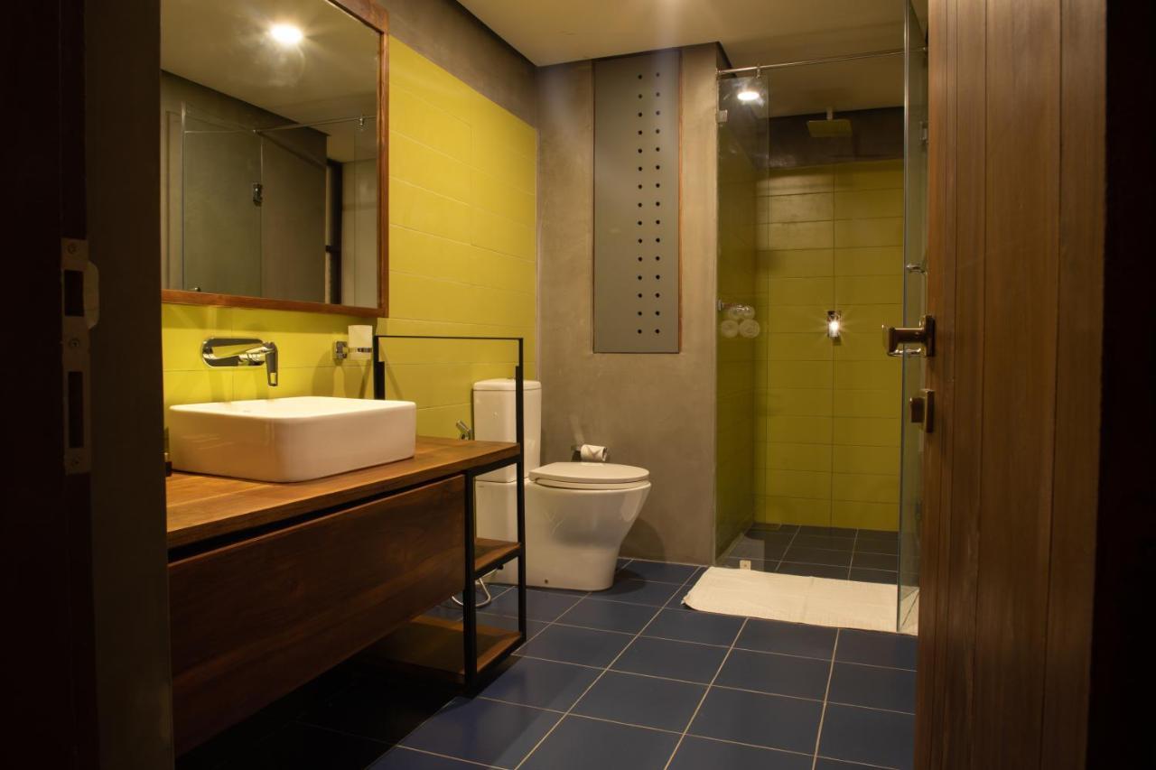 Lake Avenue Hotel كاندي المظهر الخارجي الصورة