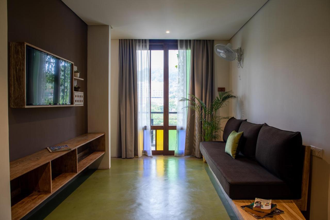 Lake Avenue Hotel كاندي المظهر الخارجي الصورة
