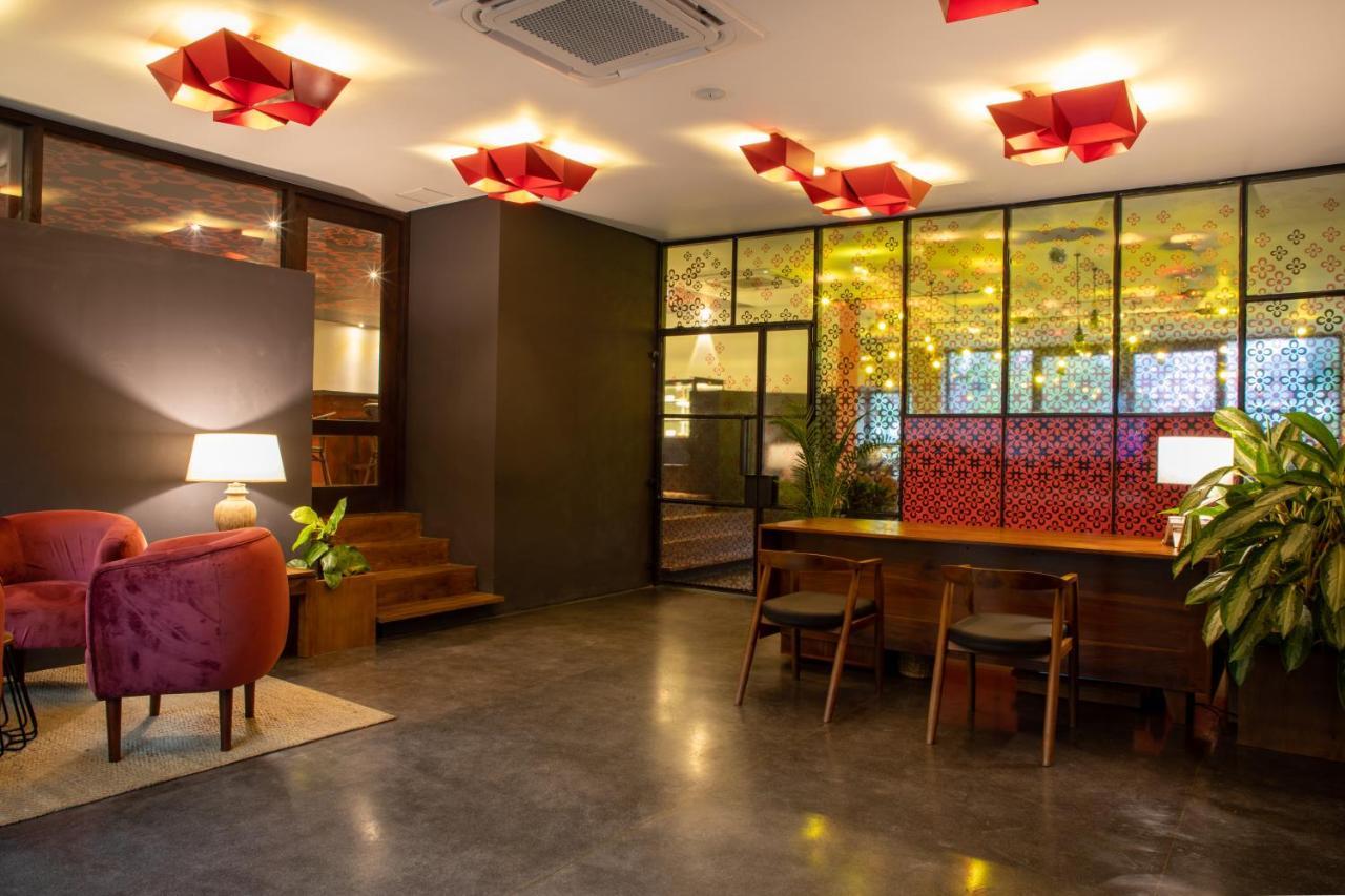 Lake Avenue Hotel كاندي المظهر الخارجي الصورة