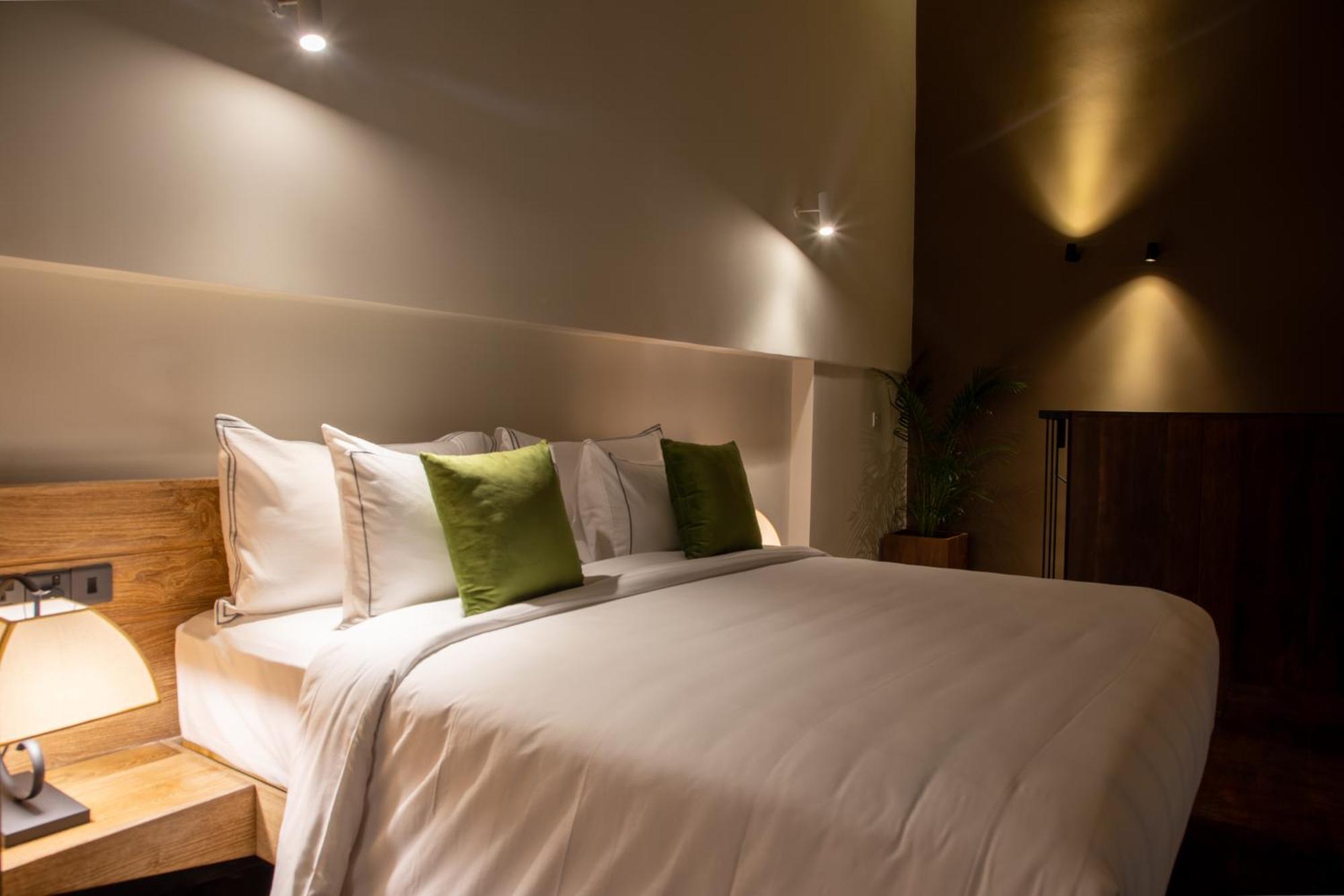 Lake Avenue Hotel كاندي المظهر الخارجي الصورة